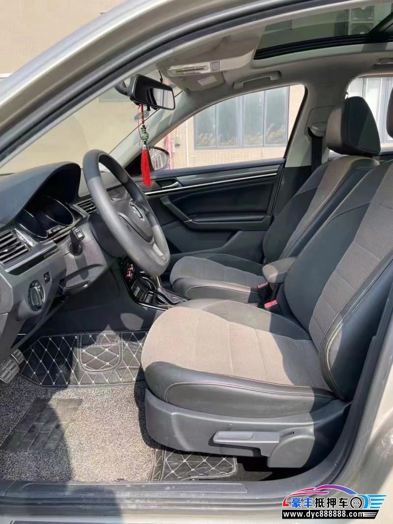 17年大众蔚领轿车抵押车出售