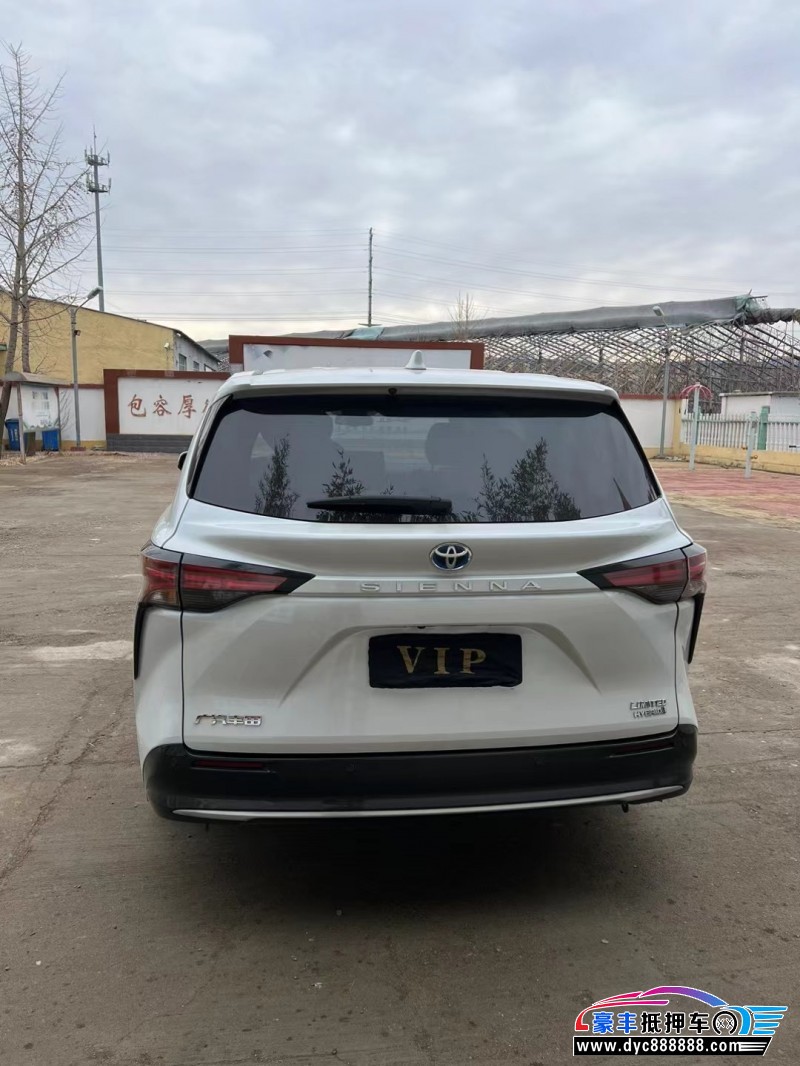 22年丰田塞纳轿车抵押车出售