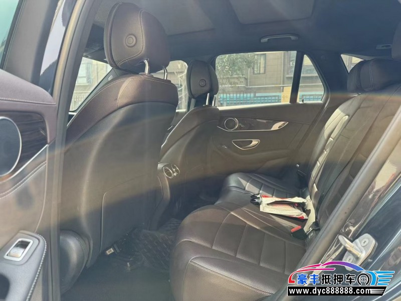 17年奔驰GLCSUV抵押车出售