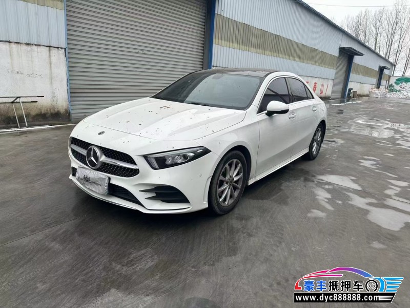 20年奔驰A轿车抵押车出售