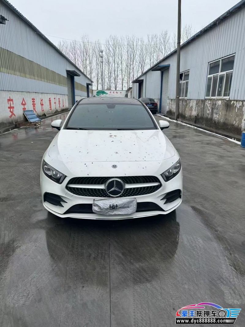 20年奔驰A轿车抵押车出售