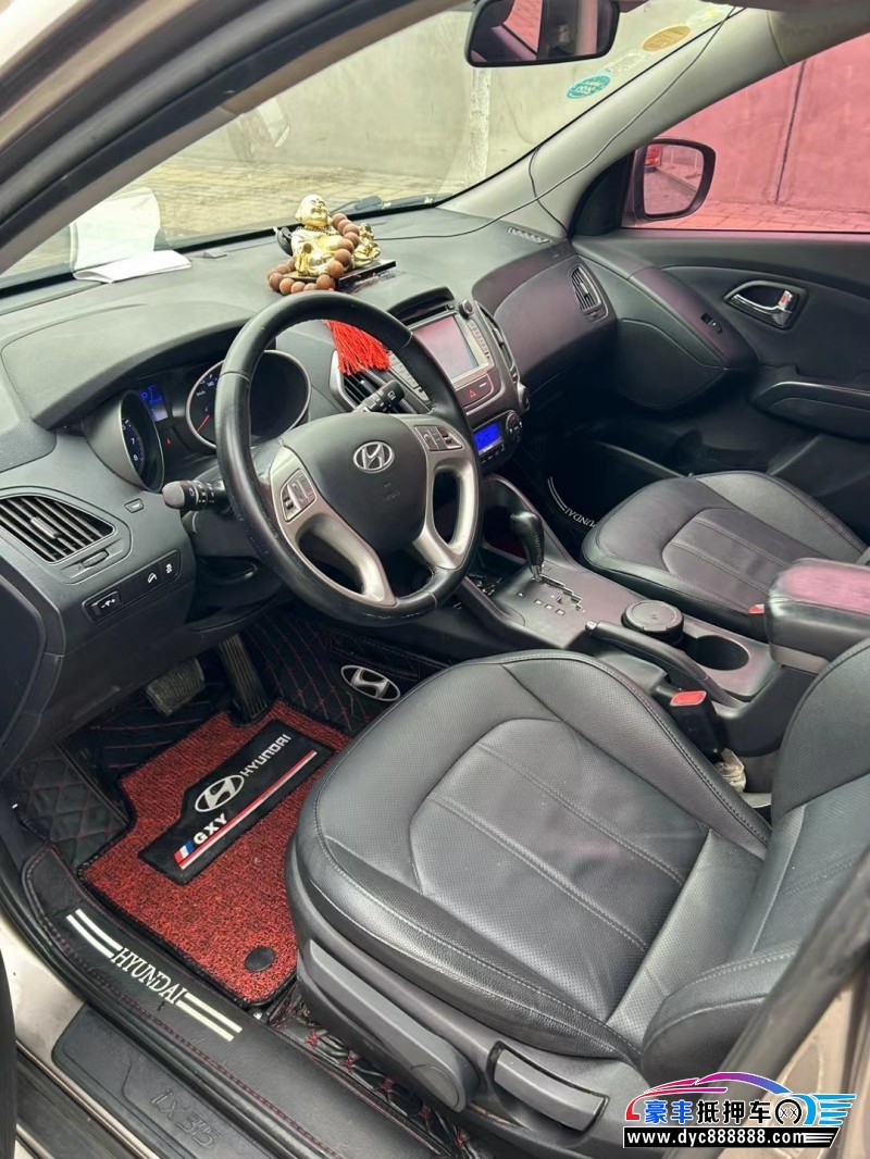 16年现代ix35轿车抵押车出售