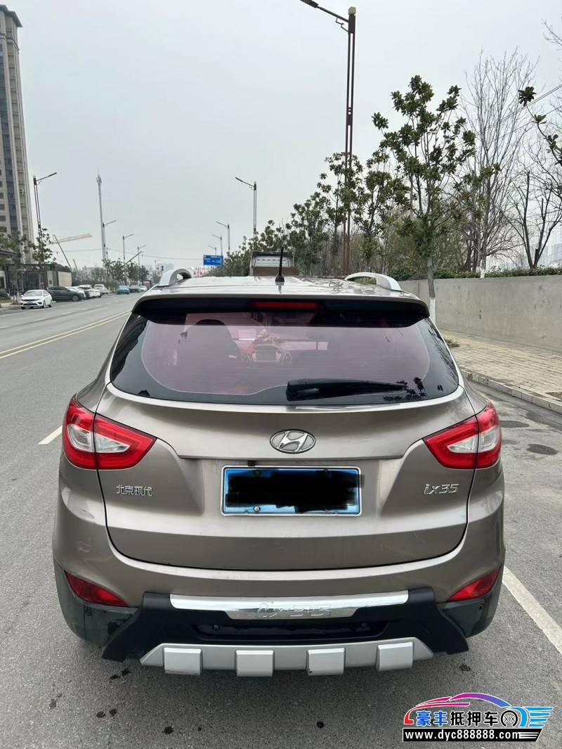 16年现代ix35轿车抵押车出售