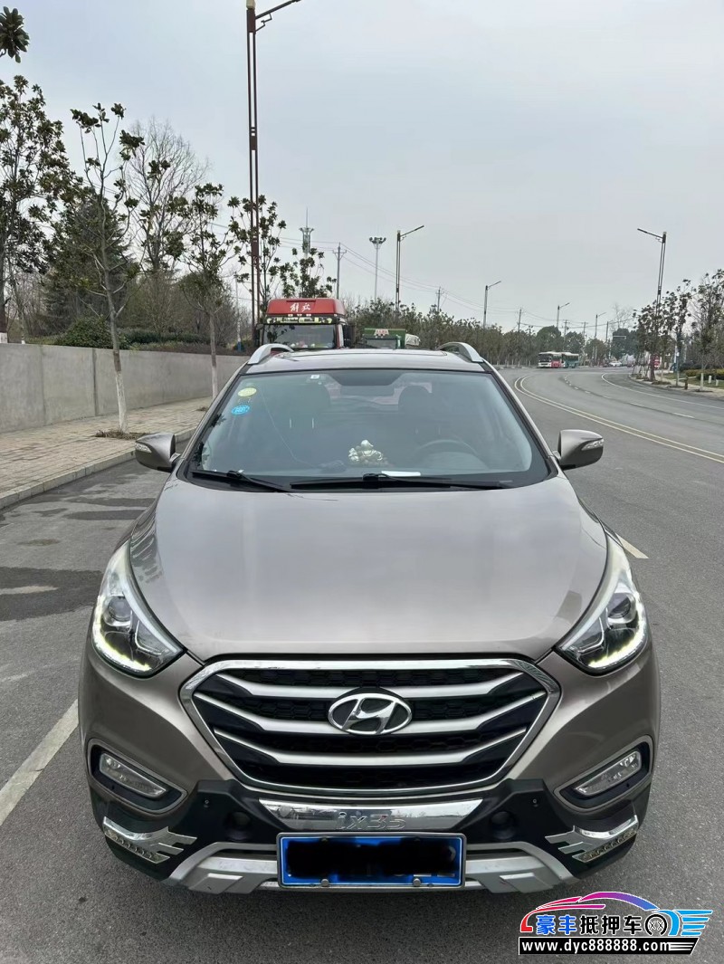 16年现代ix35轿车抵押车出售