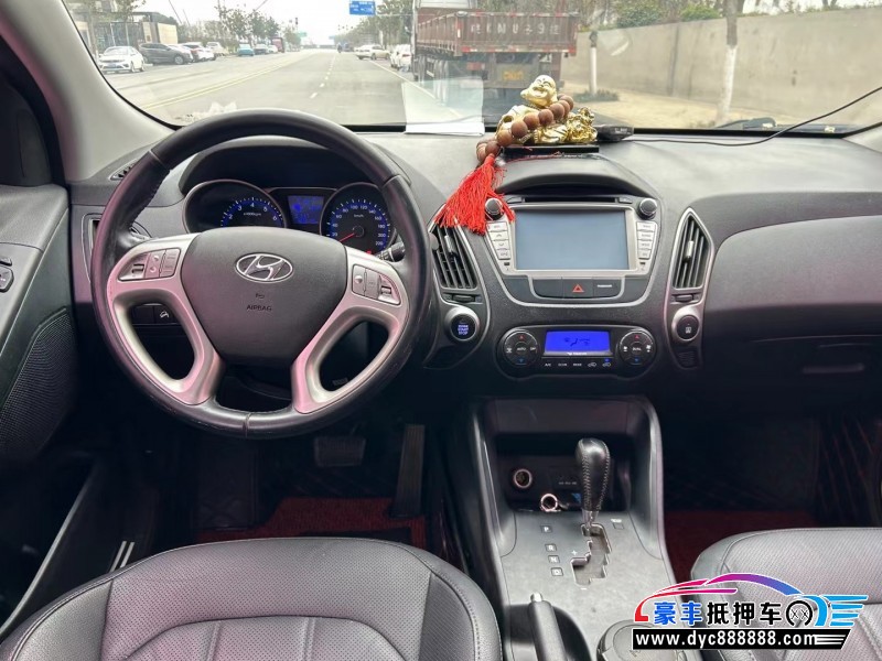 16年现代ix35轿车抵押车出售