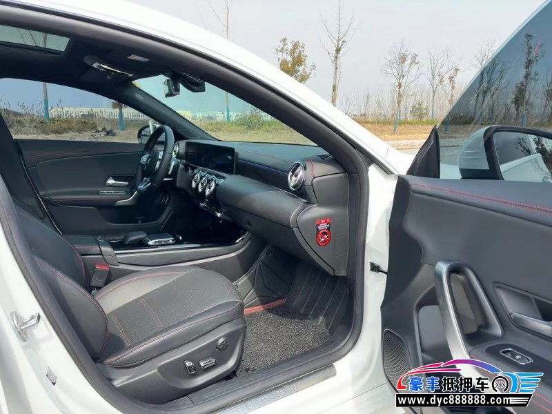 22年奔驰CLA轿车抵押车出售