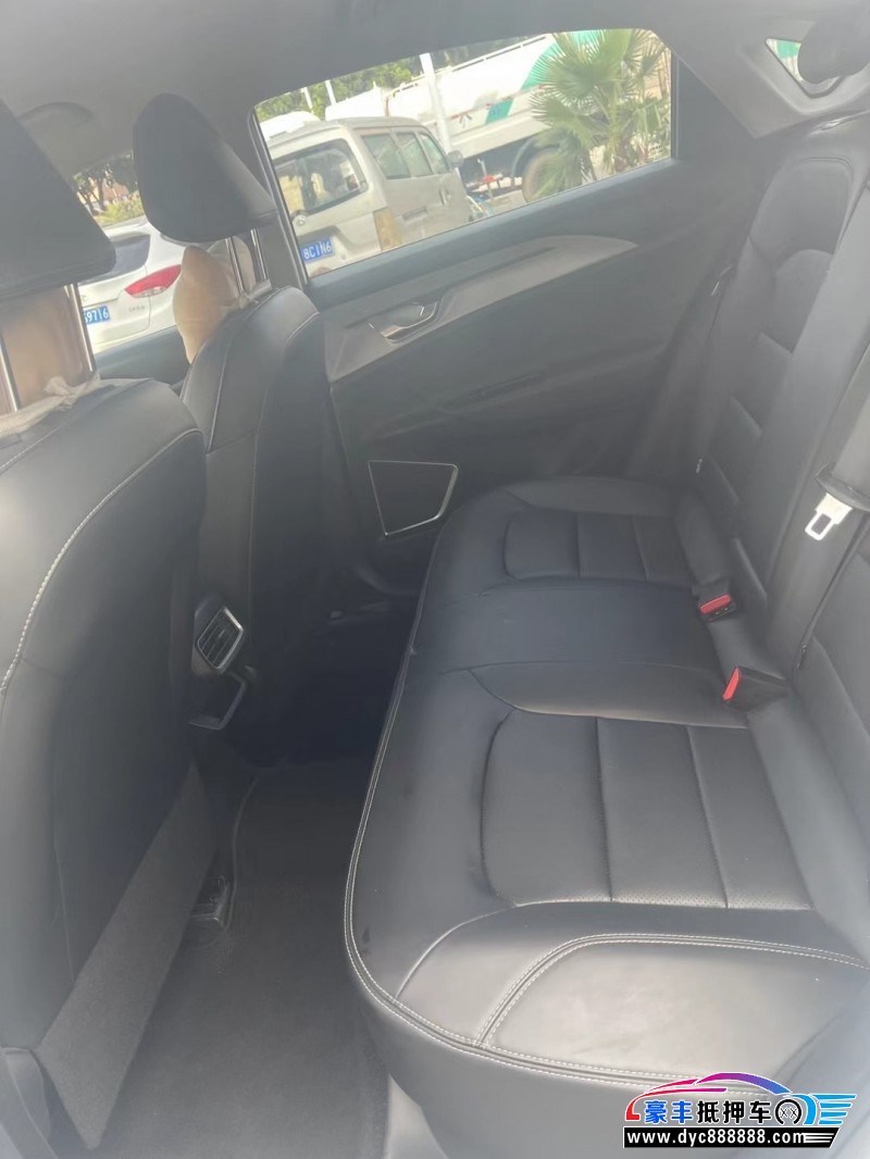 22年吉利几何轿车抵押车出售