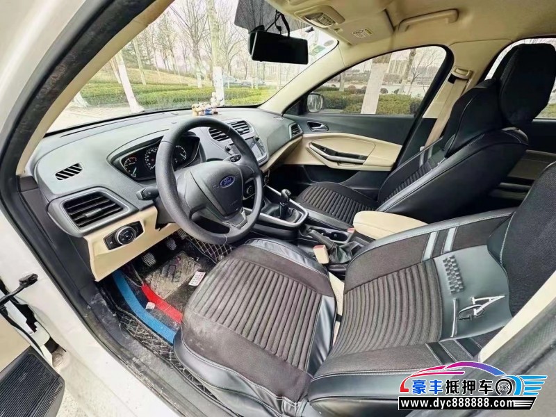 18年福特福睿斯轿车抵押车出售