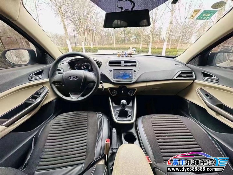 18年福特福睿斯轿车抵押车出售