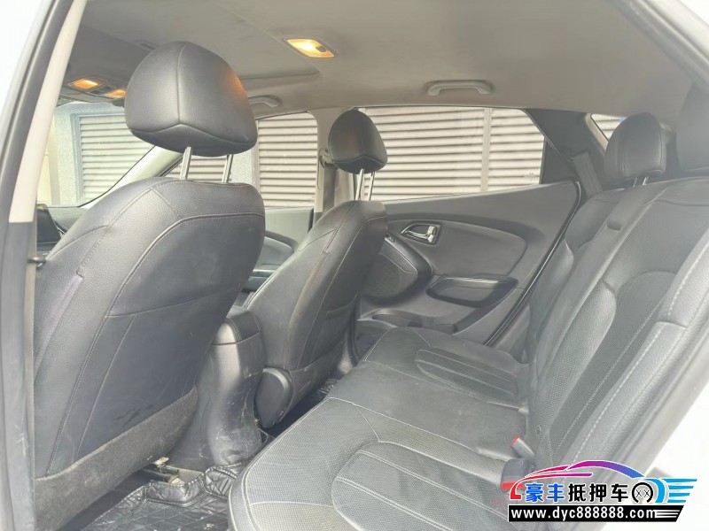 15年现代ix35轿车抵押车出售