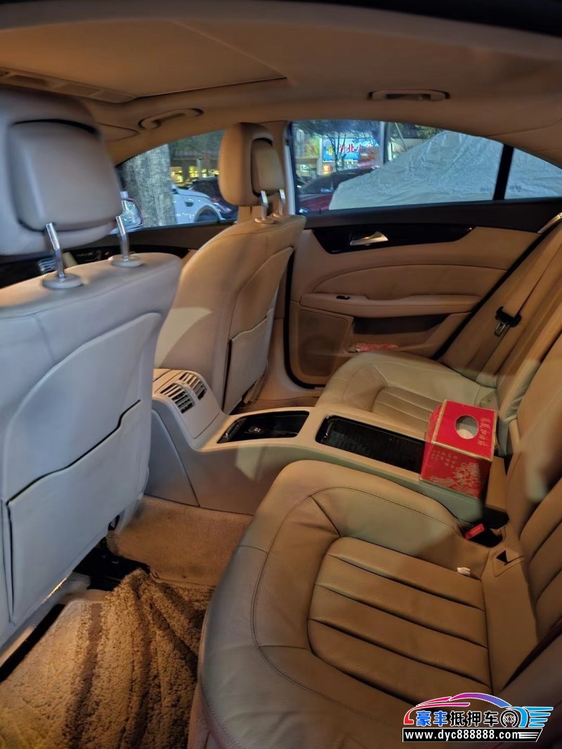 14年奔驰CLS轿车抵押车出售