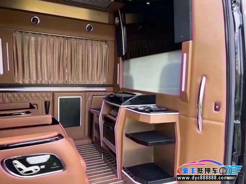 16年奔驰斯宾特轿车抵押车出售