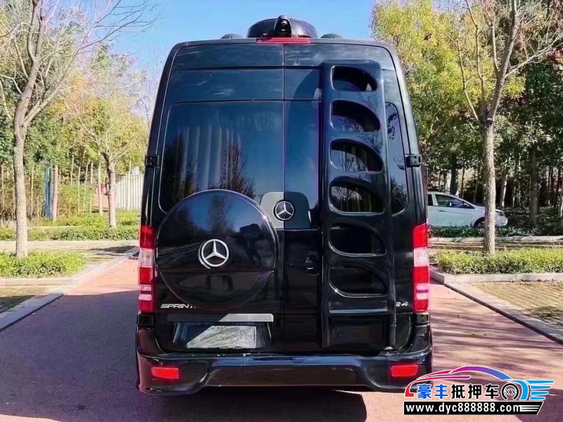 16年奔驰斯宾特轿车抵押车出售