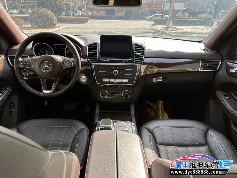 19年奔驰GLS轿车抵押车出售