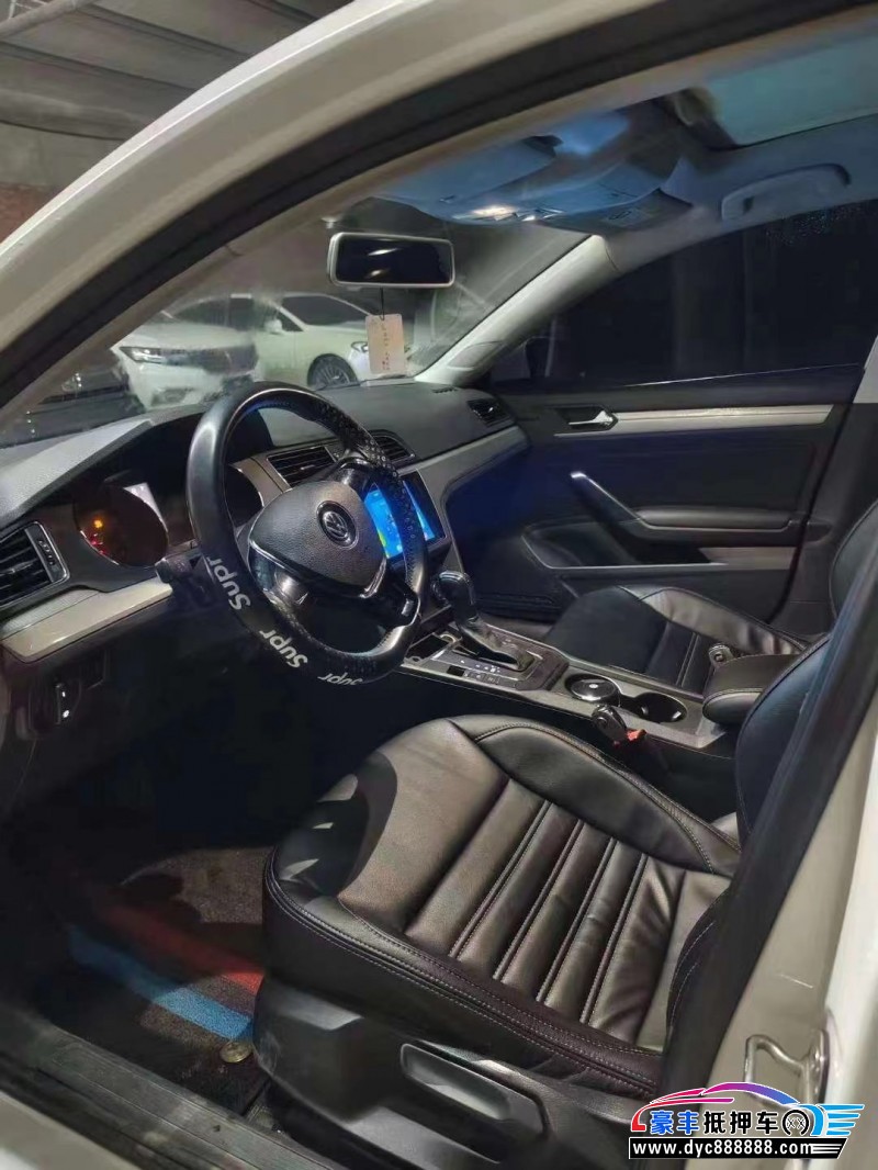 17年大众凌渡轿车抵押车出售