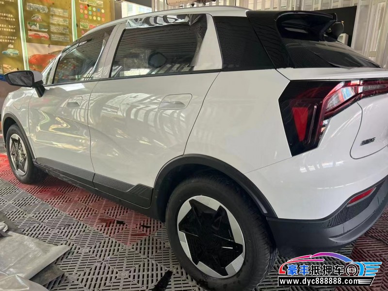 23年吉利几何轿车抵押车出售