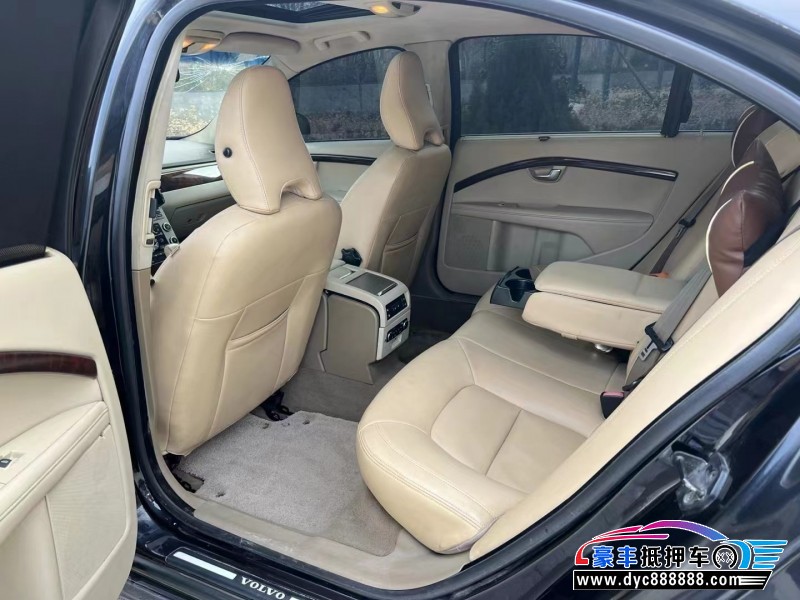 11年沃尔沃S80轿车抵押车出售