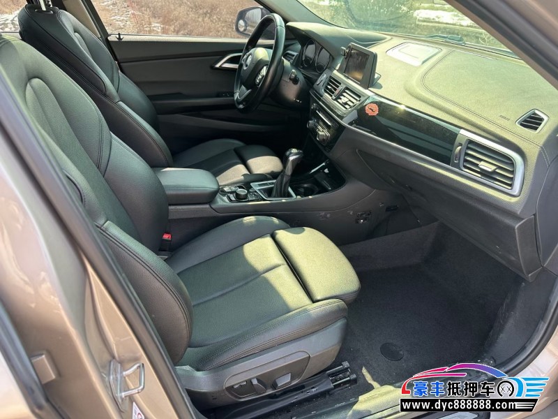 18年宝马1系轿车抵押车出售