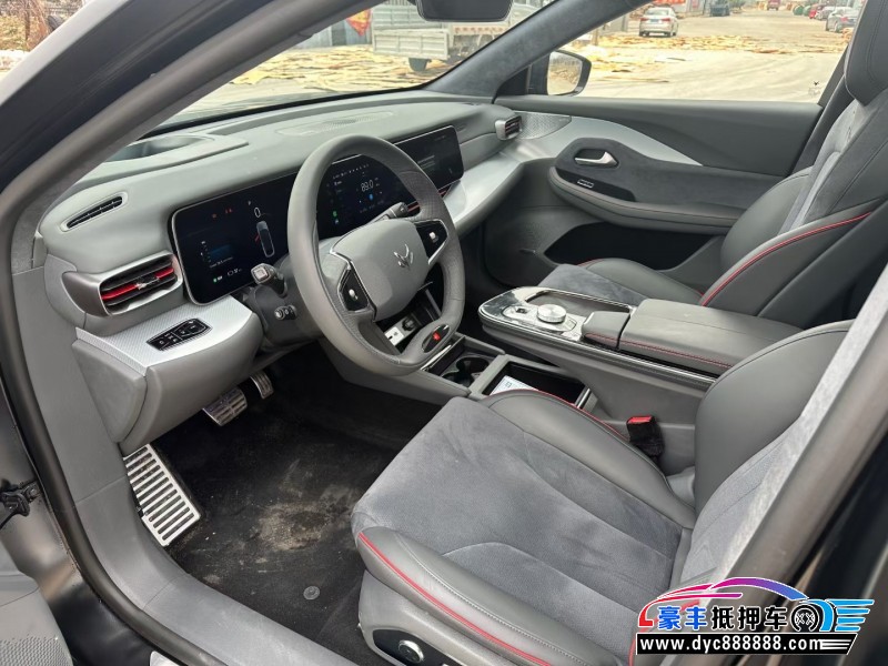 23年极狐阿尔法S轿车抵押车出售