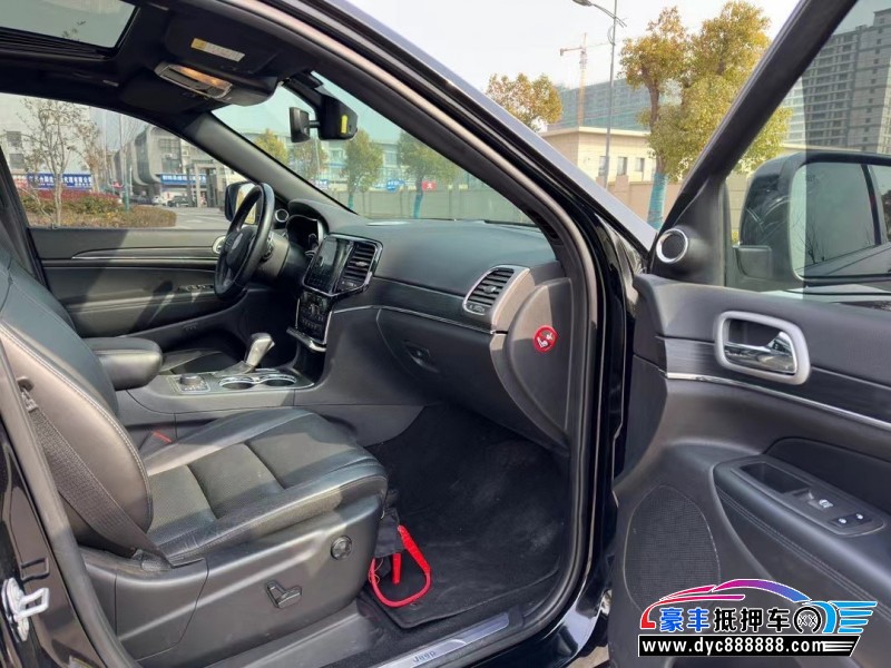 20年Jeep大切诺基轿车抵押车出售