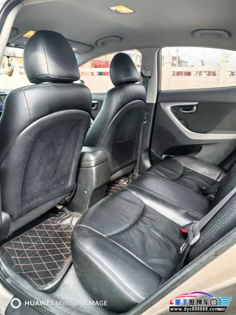 14年现代朗动轿车抵押车出售