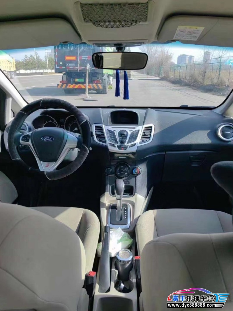 14年福特嘉年华轿车抵押车出售