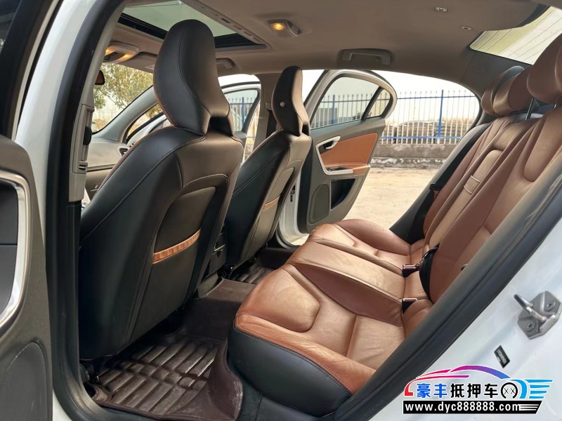 17年沃尔沃S60轿车抵押车出售