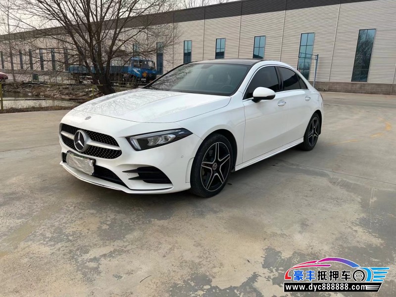 19年奔驰A轿车抵押车出售