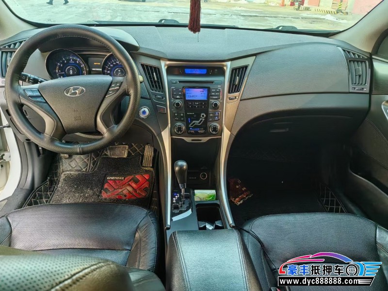 14年现代索纳塔八轿车抵押车出售