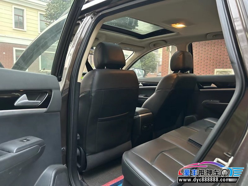 16年东风风神AX7轿车抵押车出售