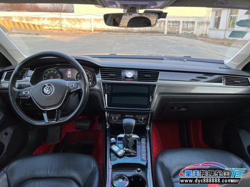 18年大众辉昂轿车抵押车出售