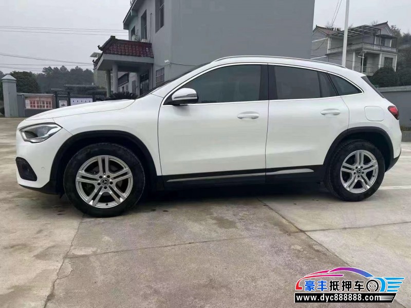 21年奔驰GLA轿车抵押车出售