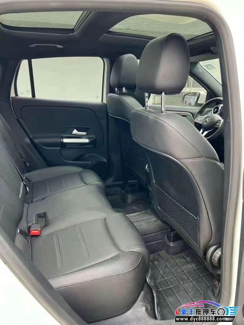 21年奔驰GLA轿车抵押车出售