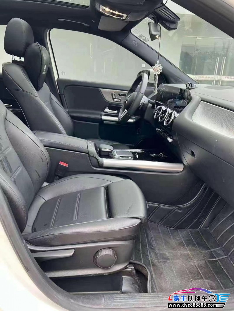 21年奔驰GLA轿车抵押车出售