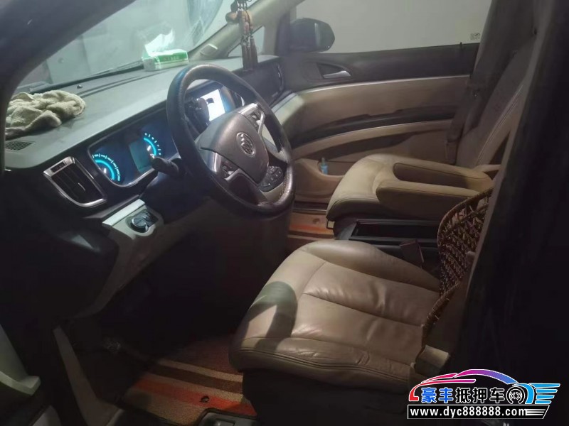 14年别克GL8轿车抵押车出售