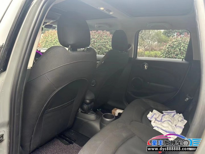 15年宝马MINI轿车抵押车出售