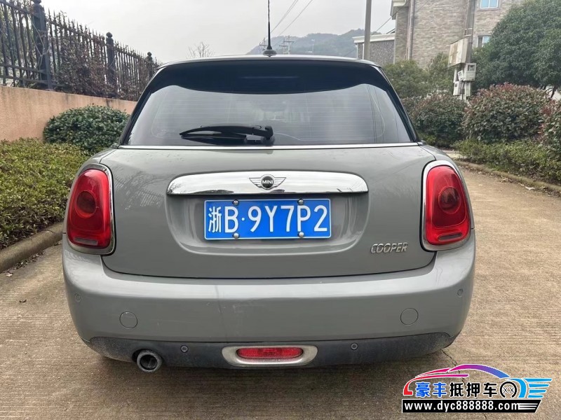 15年宝马MINI轿车抵押车出售