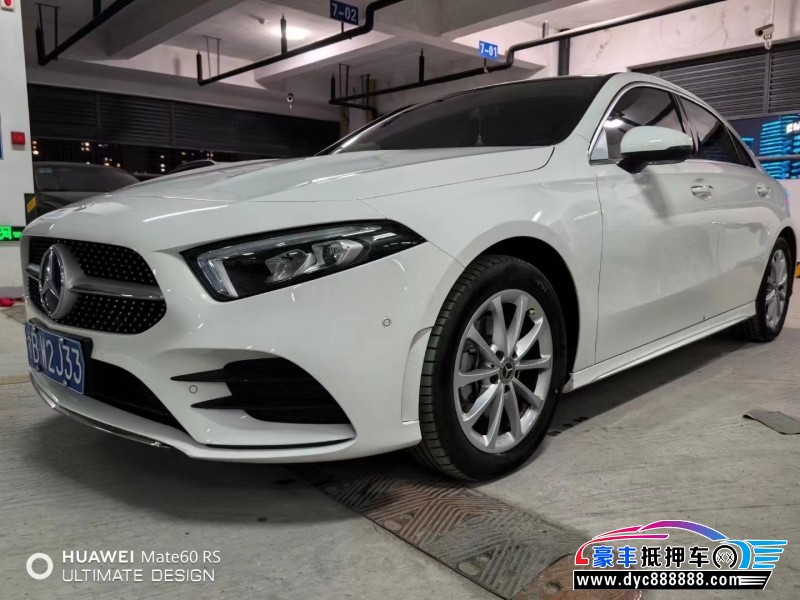 22年奔驰A轿车抵押车出售