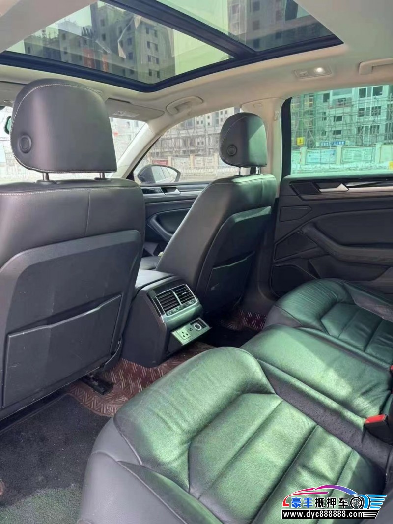 18年大众辉昂轿车抵押车出售