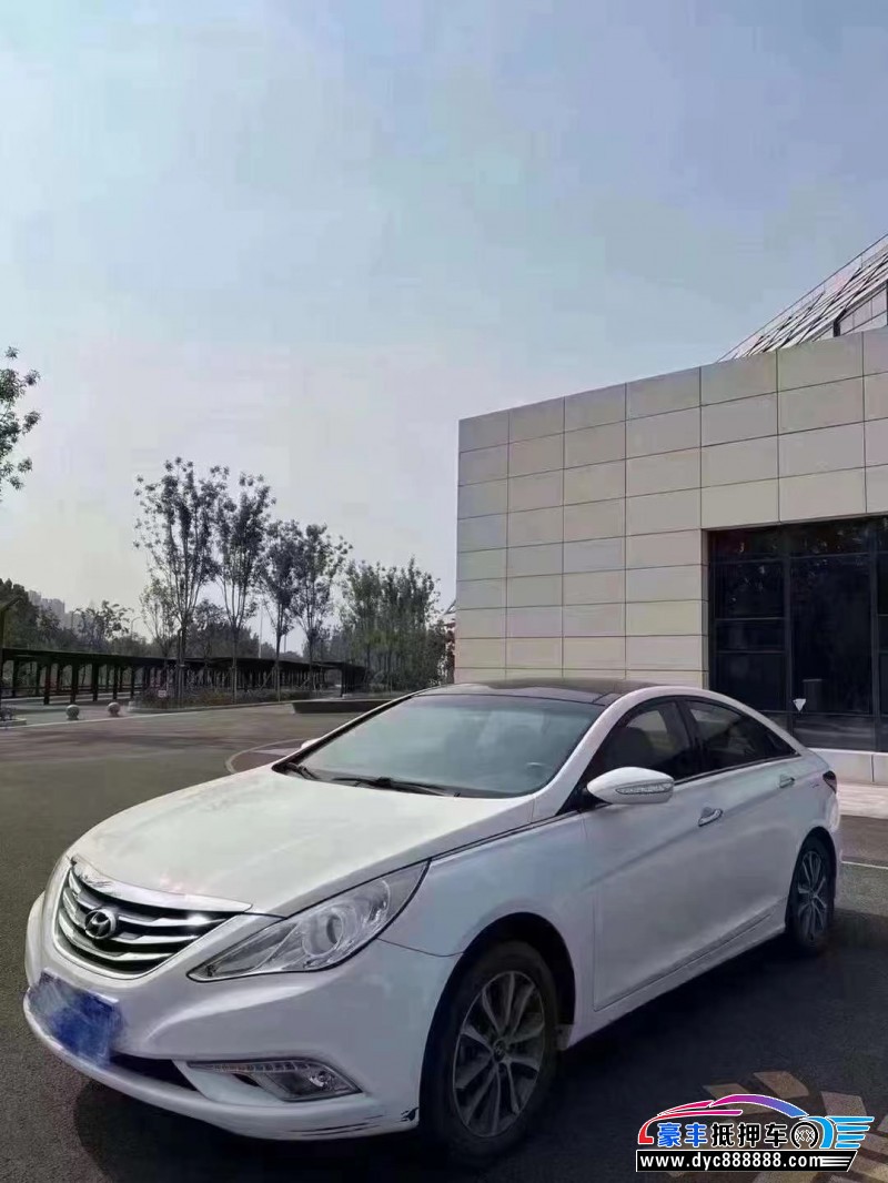 14年现代索纳塔八轿车抵押车出售