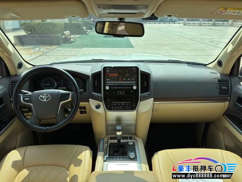 18年丰田兰德酷路泽（陆巡）轿车抵押车出售