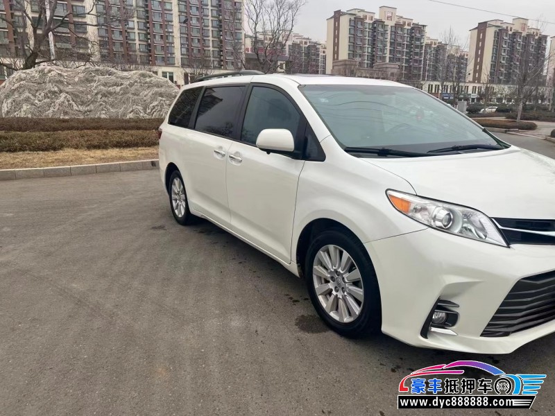 17年丰田塞纳轿车抵押车出售