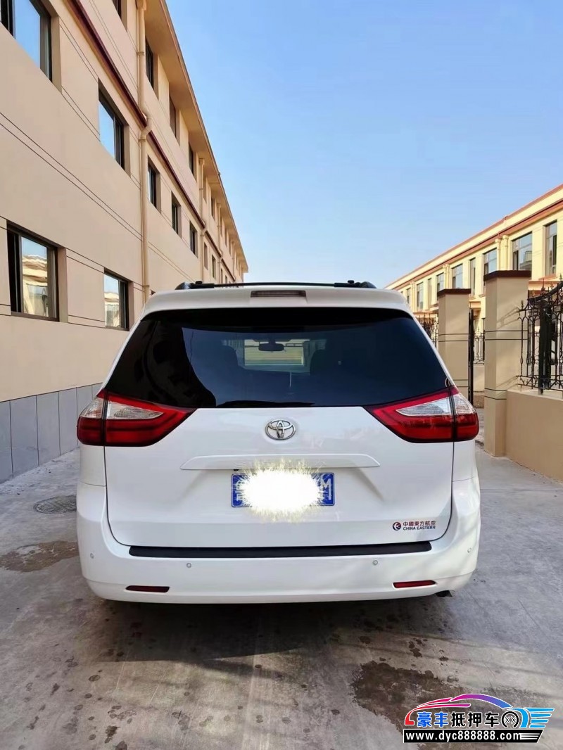 15年丰田塞纳轿车抵押车出售