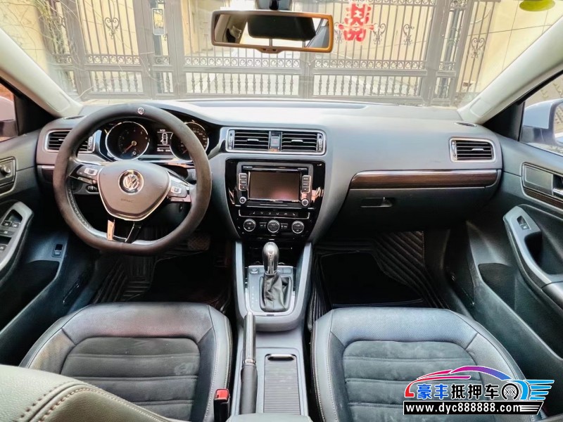 16年大众速腾轿车抵押车出售