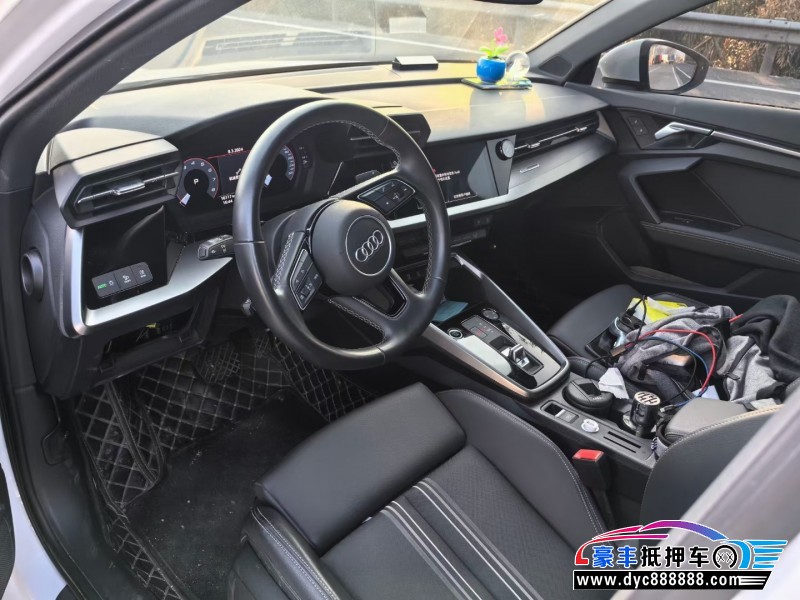 23年奥迪A3轿车抵押车出售