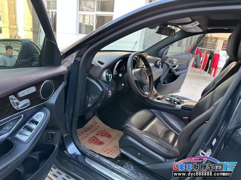 17年奔驰GLCSUV抵押车出售