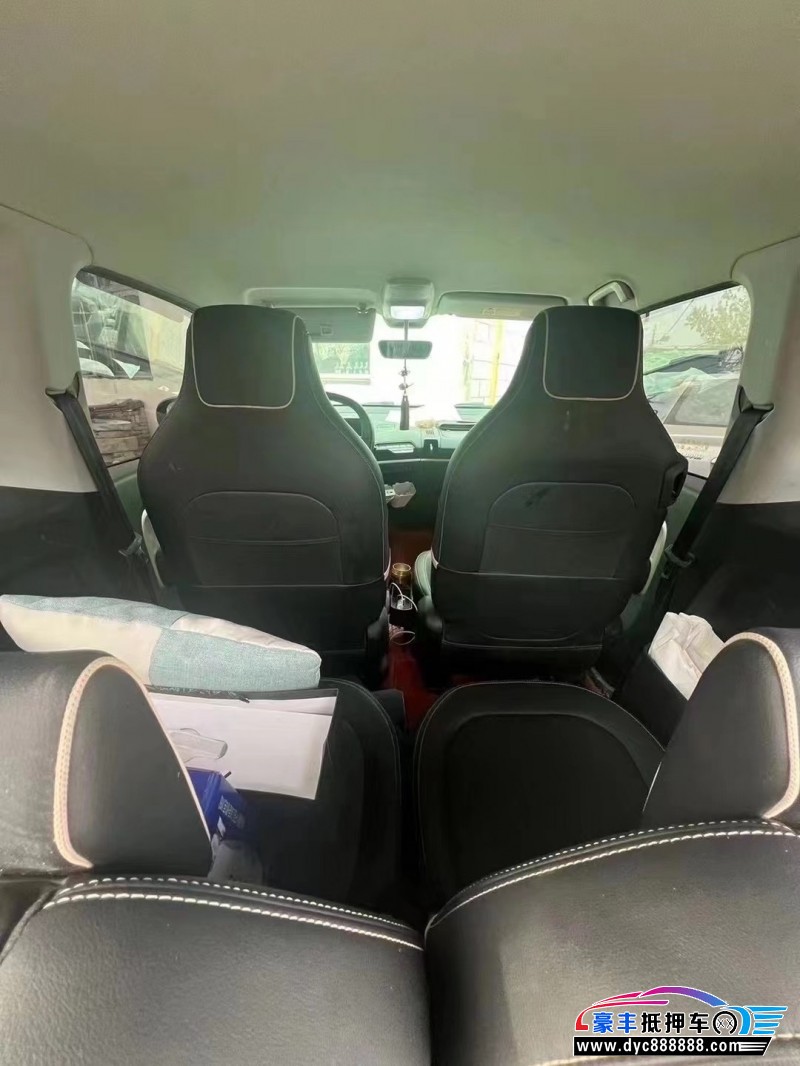 22年宝骏kiwi ev轿车抵押车出售