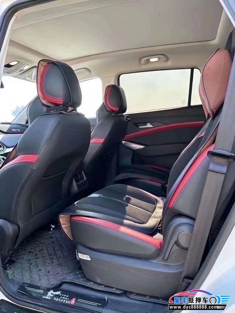 20年江淮思皓X8轿车抵押车出售