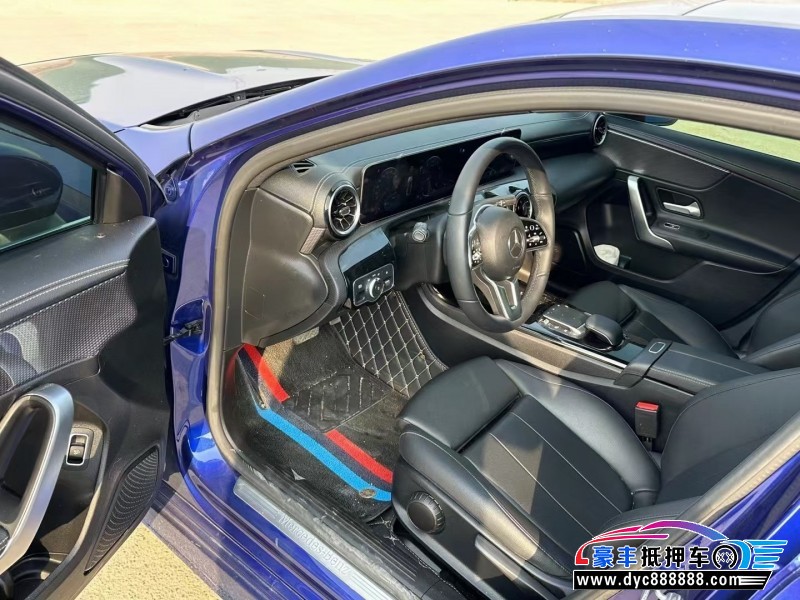 20年奔驰A轿车抵押车出售