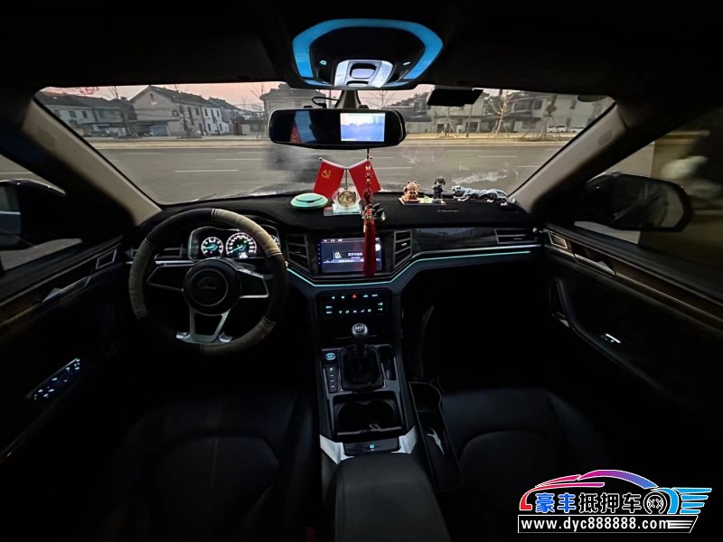 17年众泰大迈X7轿车抵押车出售